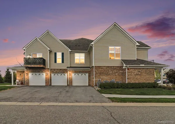 $260,400 | 9864 Ridge Run Street, Howell, MI 48855