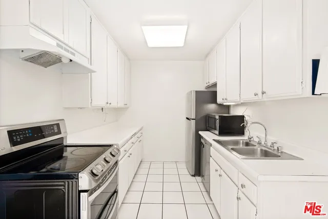 $4,495 | 1528 Berkeley Street, Unit 2, Santa Monica, CA 90404