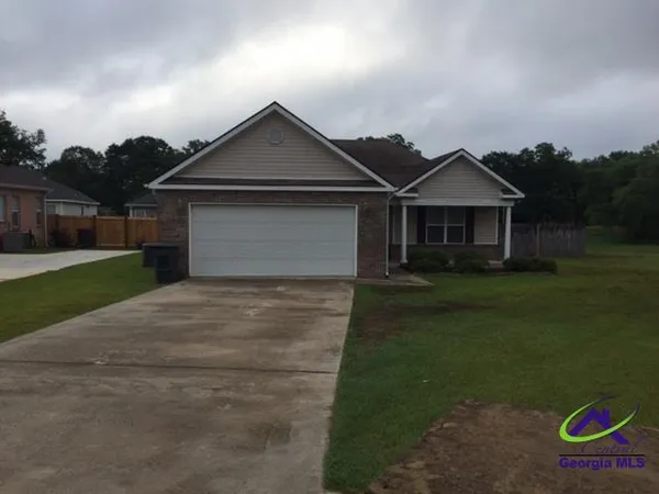 $1,750 | 226 Sunnymeade Drive, Warner Robins, GA 31093