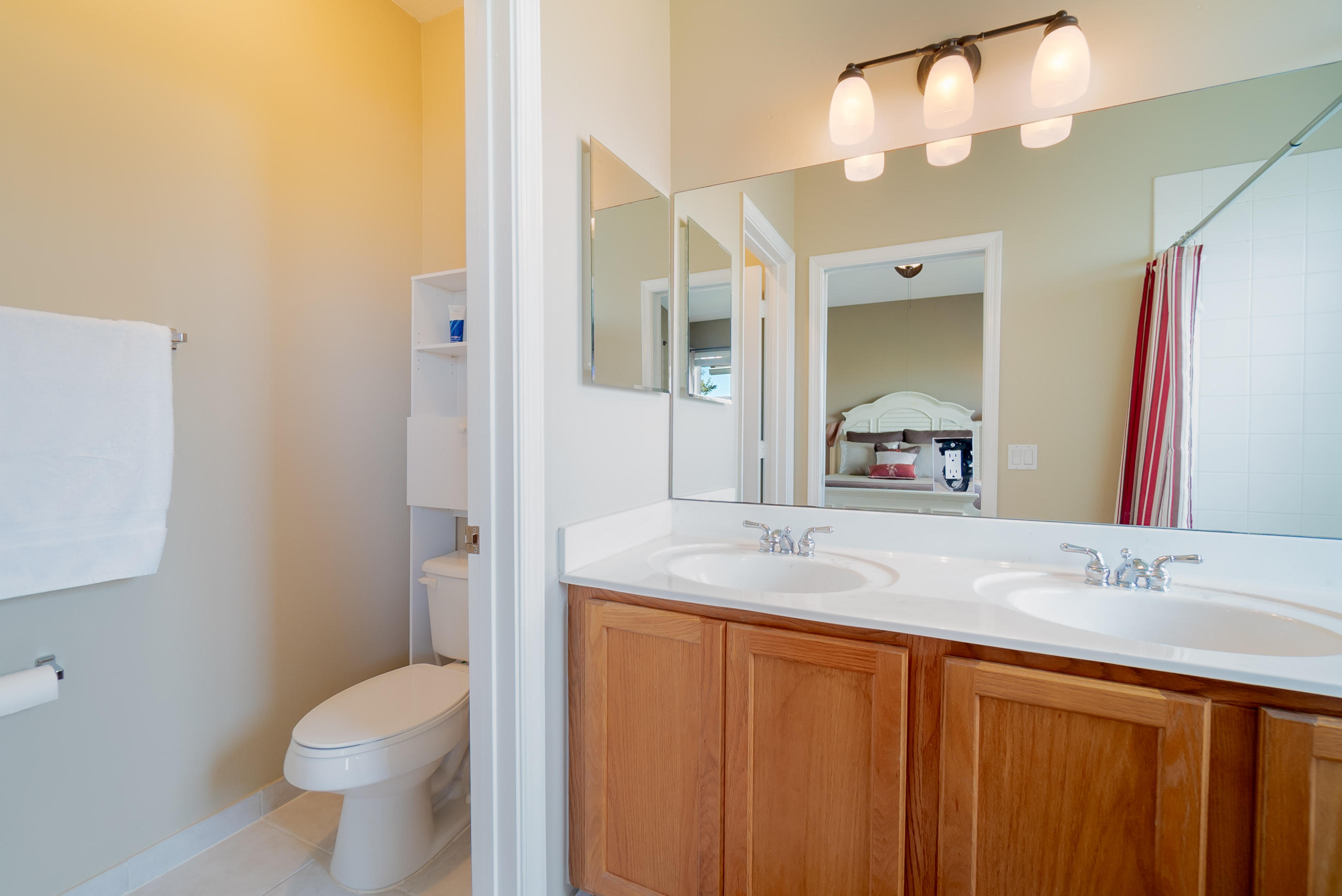 3170 Laurel Ridge Circle Riviera Beach, FL 33404 - Photo 14 of 27 14. First Bathroom