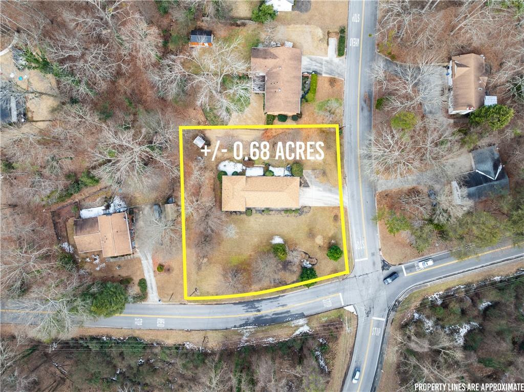 1002 Dixon Drive Gainesville, GA 30501 - Photo 3 of 37 a sign on top of a wall