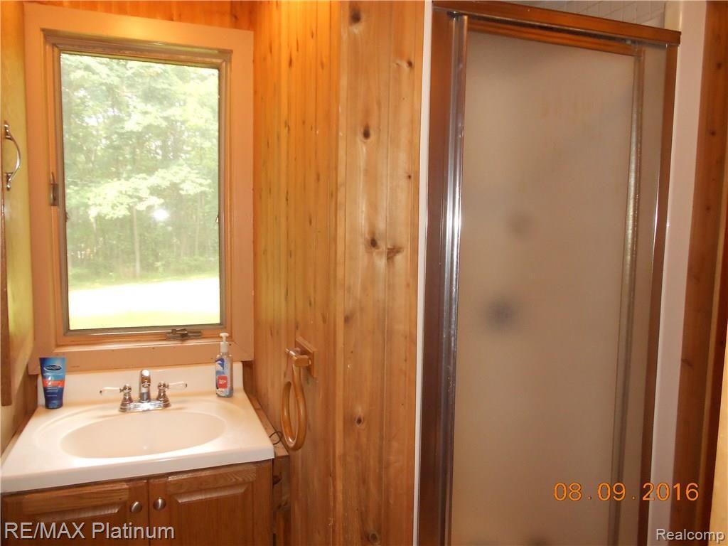 2396 West Wardlow Road Highland, MI 48357 - Photo 12 of 13 88916 006.JPG