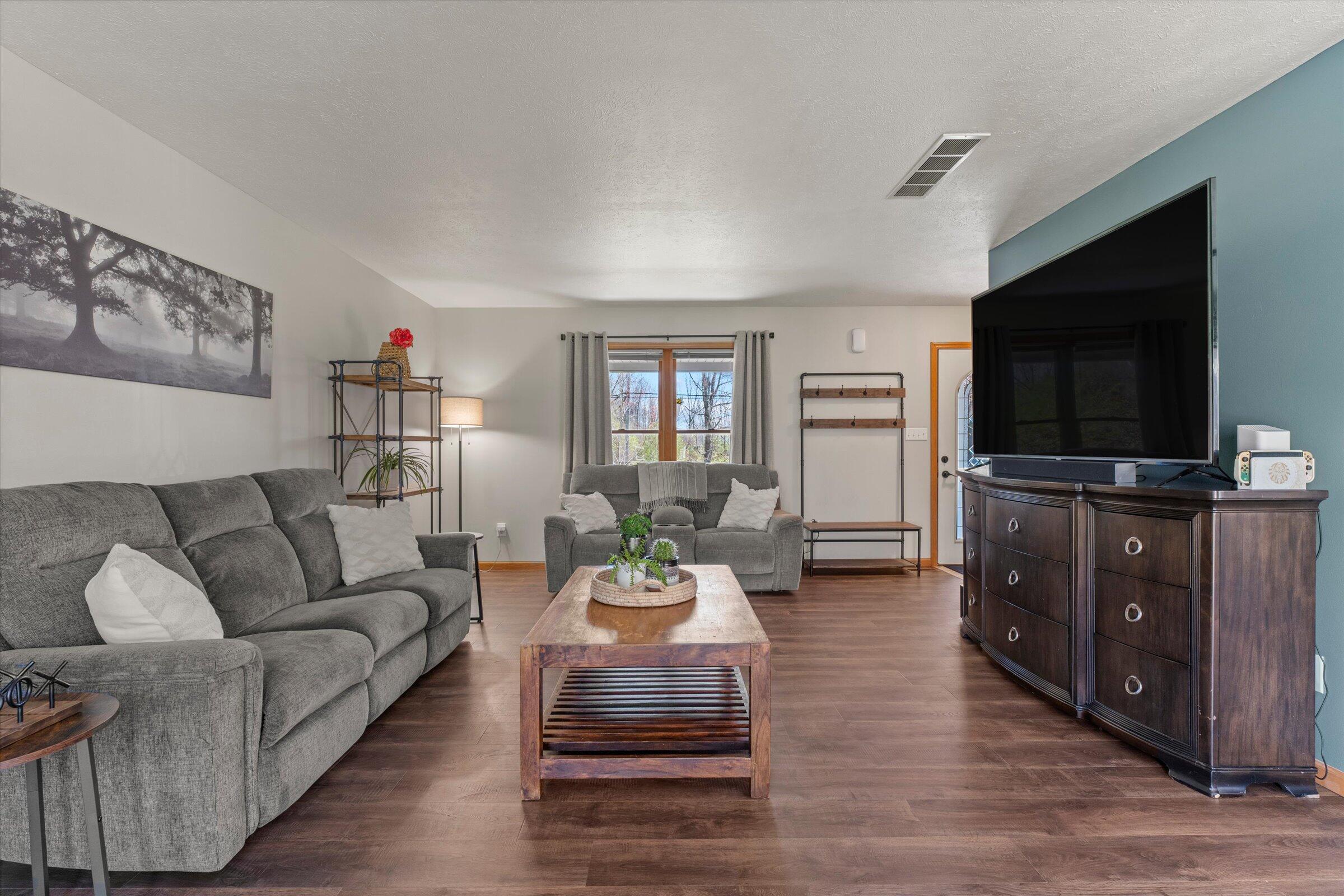 68600 Christiana Lake Road Edwardsburg, MI 49112 - Photo 14 of 47 08-DSC02125