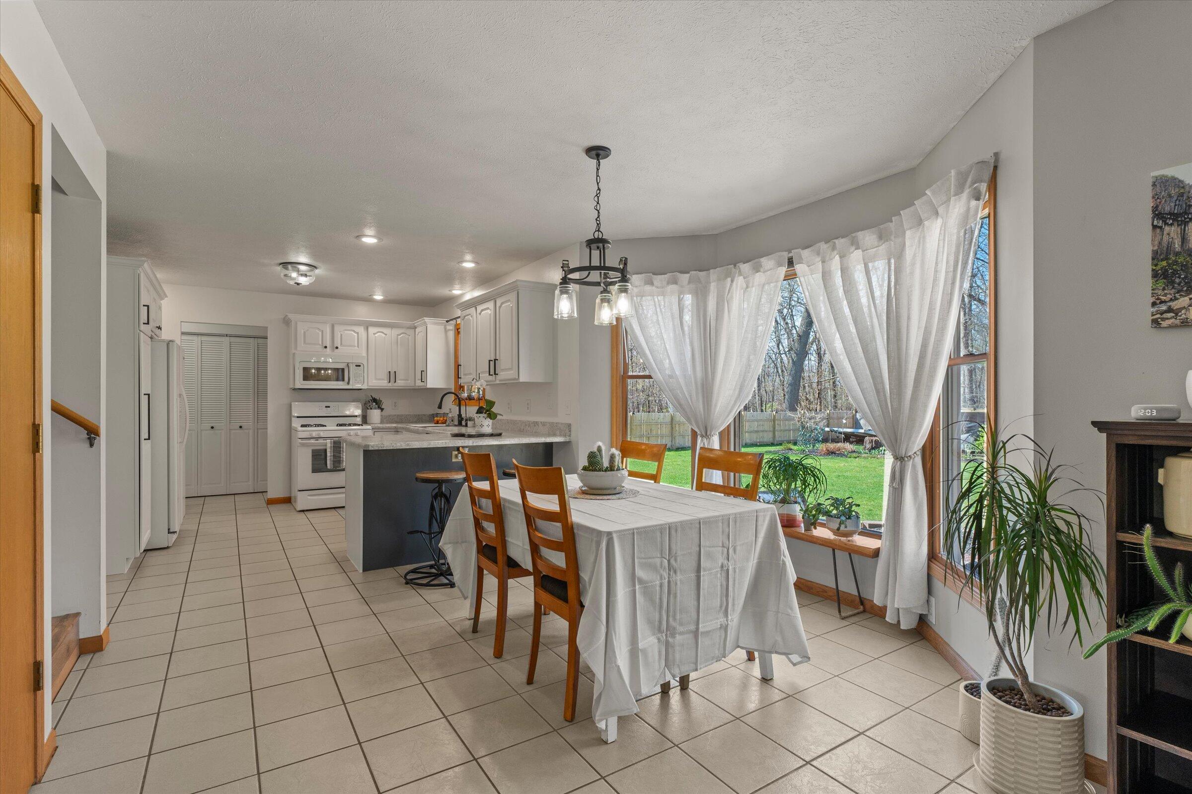 68600 Christiana Lake Road Edwardsburg, MI 49112 - Photo 16 of 47 10-DSC02150