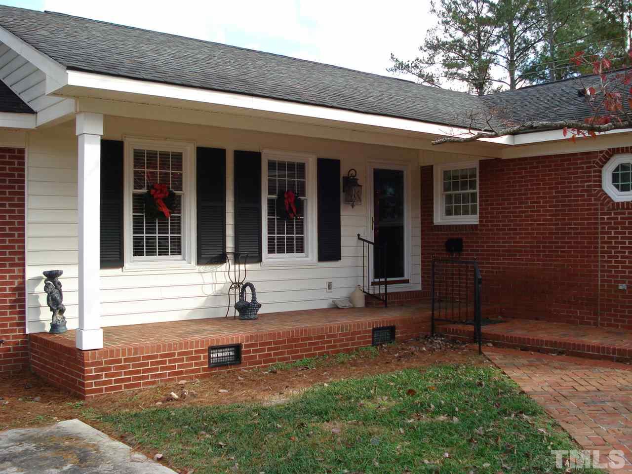 1010 Friendly Road Dunn, NC 28334 - Photo 3 of 25 Gallery Image 3