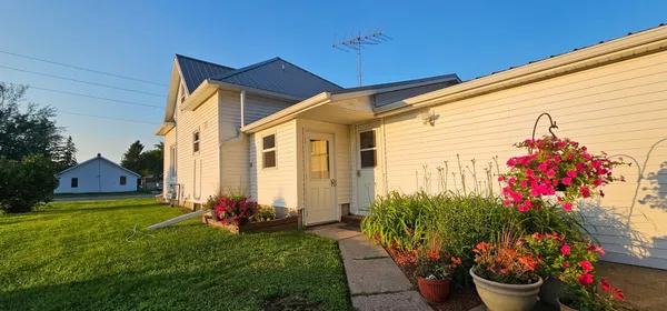 $159,000 | 303 East Minnesota Avenue, Sebeka, MN 56477