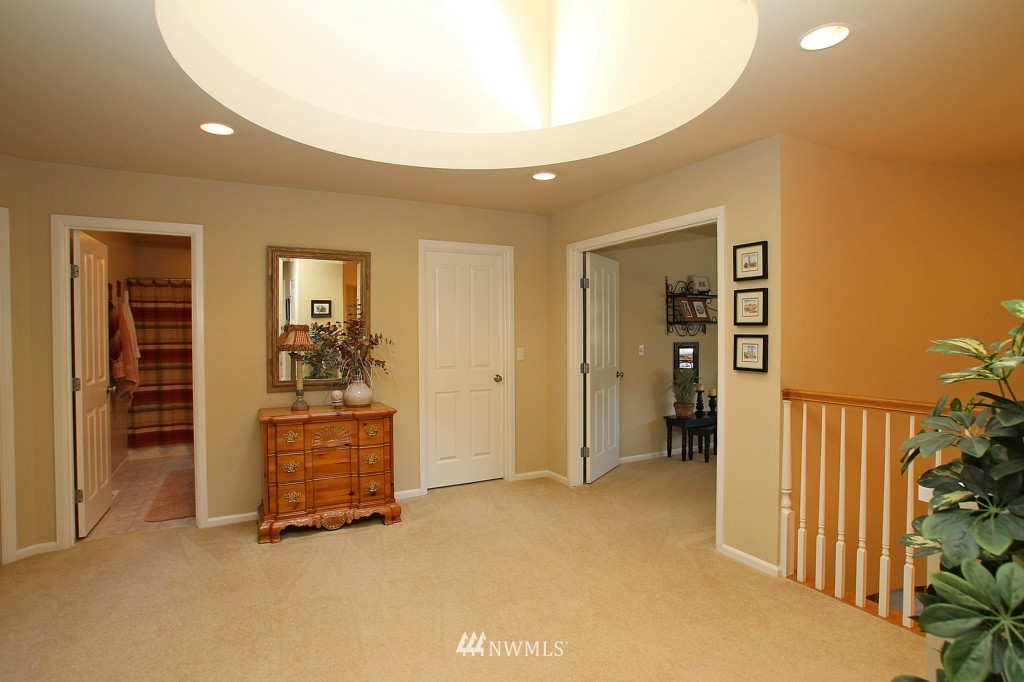 16571 Southeast 162nd Street Renton, WA 98058 - Photo 3 of 25 Gallery Image 3