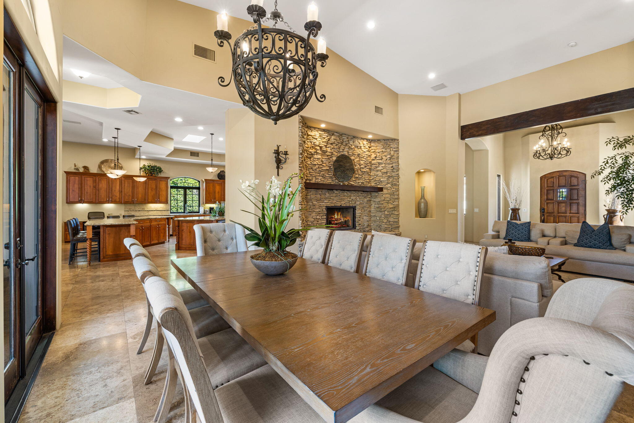 72033 Clancy Lane Rancho Mirage, CA 92270 - Photo 30 of 83 a view of a dining room with furniture