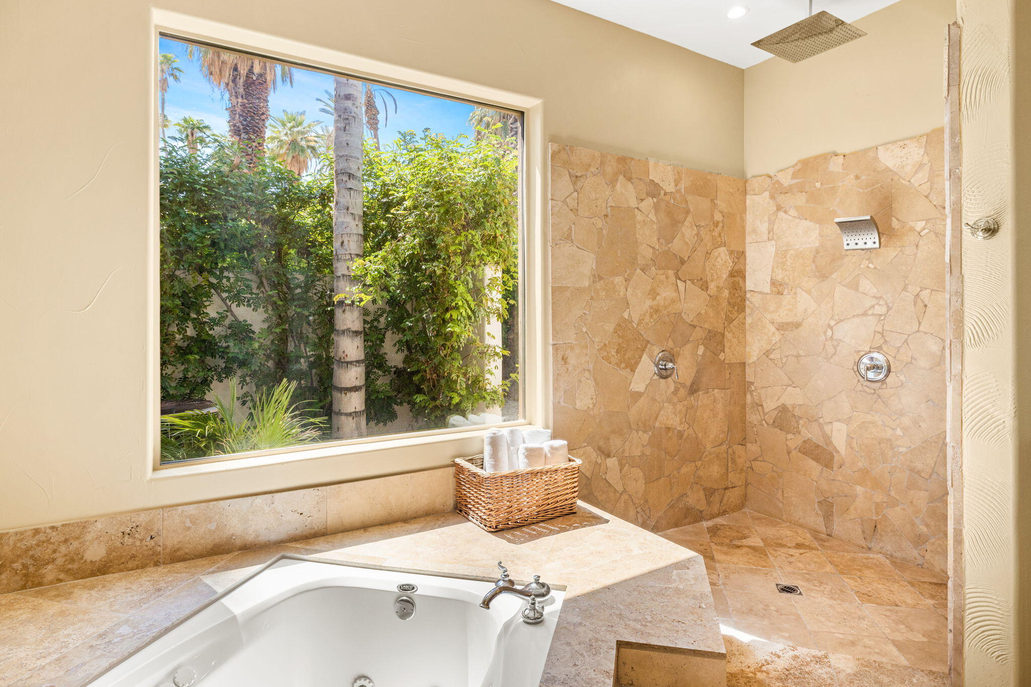 72033 Clancy Lane Rancho Mirage, CA 92270 - Photo 47 of 83 Master Bathroom