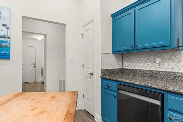 $600,000 | 5469 North Shore Road, Pensacola, FL 32507