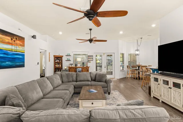 $600,000 | 5469 North Shore Road, Pensacola, FL 32507