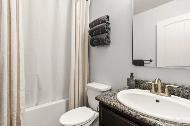 $600,000 | 5469 North Shore Road, Pensacola, FL 32507