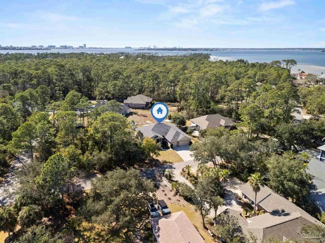 $600,000 | 5469 North Shore Road, Pensacola, FL 32507