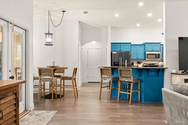 $600,000 | 5469 North Shore Road, Pensacola, FL 32507