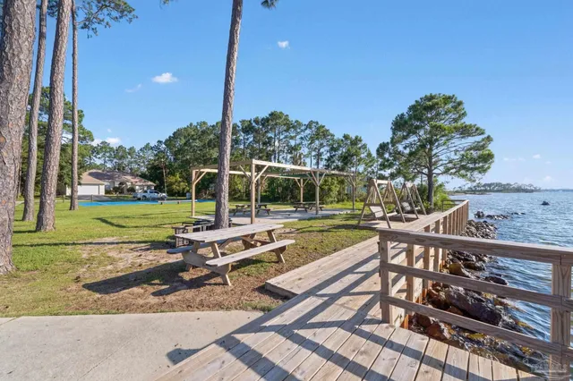 $600,000 | 5469 North Shore Road, Pensacola, FL 32507