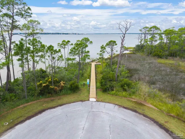 $600,000 | 5469 North Shore Road, Pensacola, FL 32507