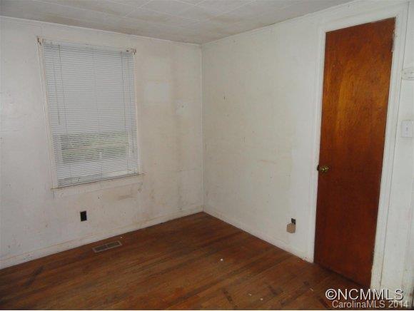 586 Long Shoals Road Arden, NC 28704 - Photo 13 of 24 Gallery Image 13
