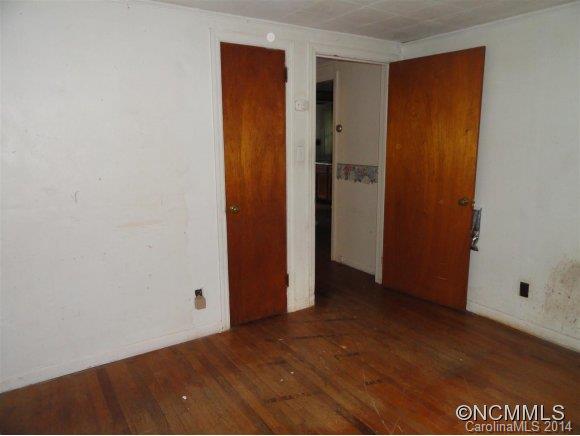 586 Long Shoals Road Arden, NC 28704 - Photo 14 of 24 Gallery Image 14