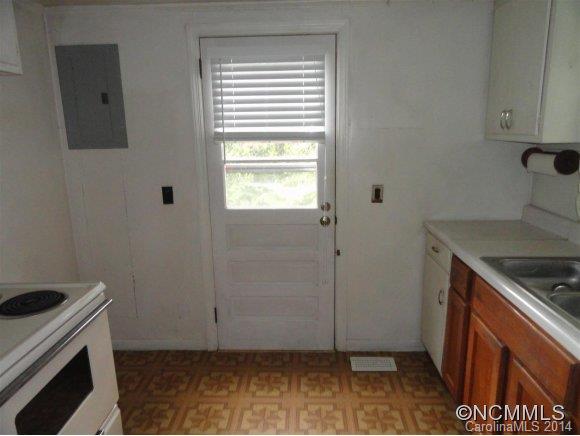 586 Long Shoals Road Arden, NC 28704 - Photo 17 of 24 Gallery Image 17