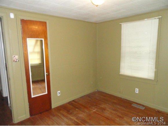 586 Long Shoals Road Arden, NC 28704 - Photo 9 of 24 Gallery Image 9