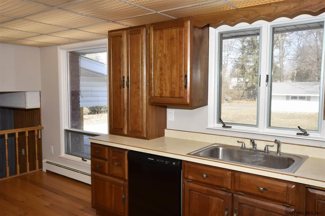 1008 Fairlane Road Rotterdam, NY 12306 - Photo 7 of 27 Photo 7