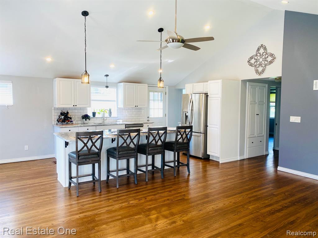 1433 Courtland Boulevard Rochester Hills, MI 48307 - Photo 8 of 35