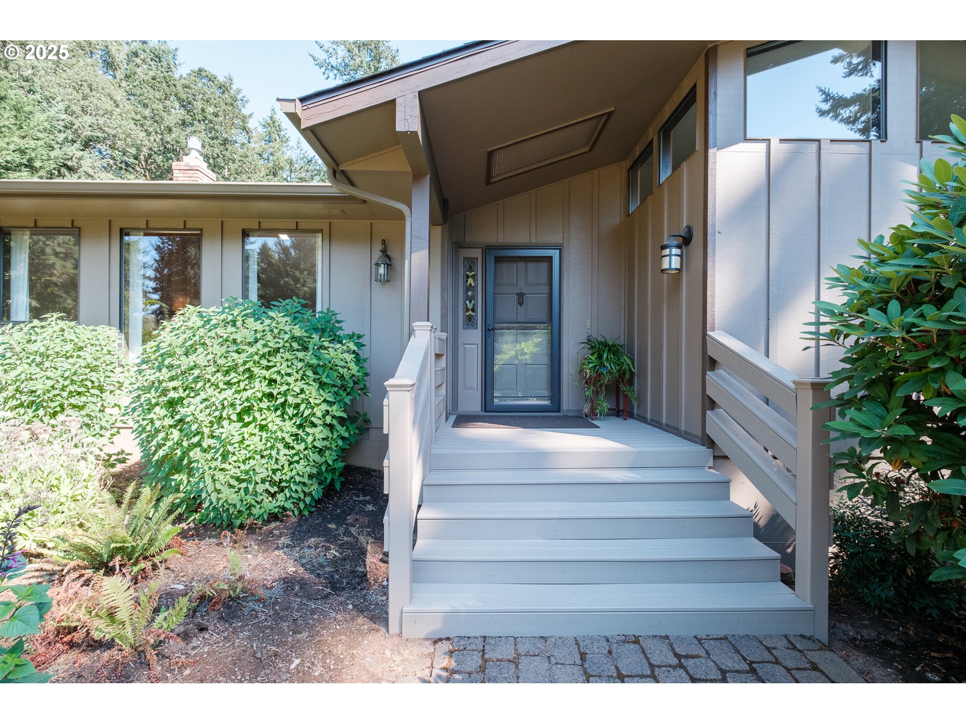 2941 Inland Drive South Salem, OR 97302 - Photo 3 of 40 Porch