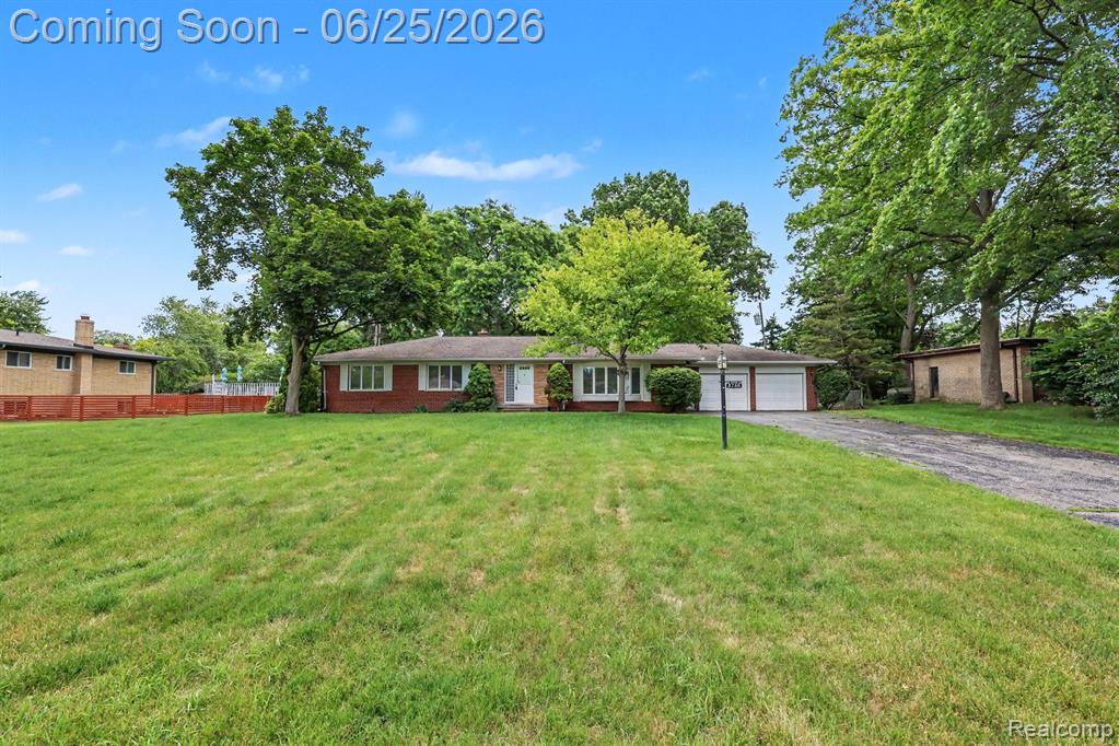 3750 Beach Road Troy, MI 48084 - Photo 2 of 27