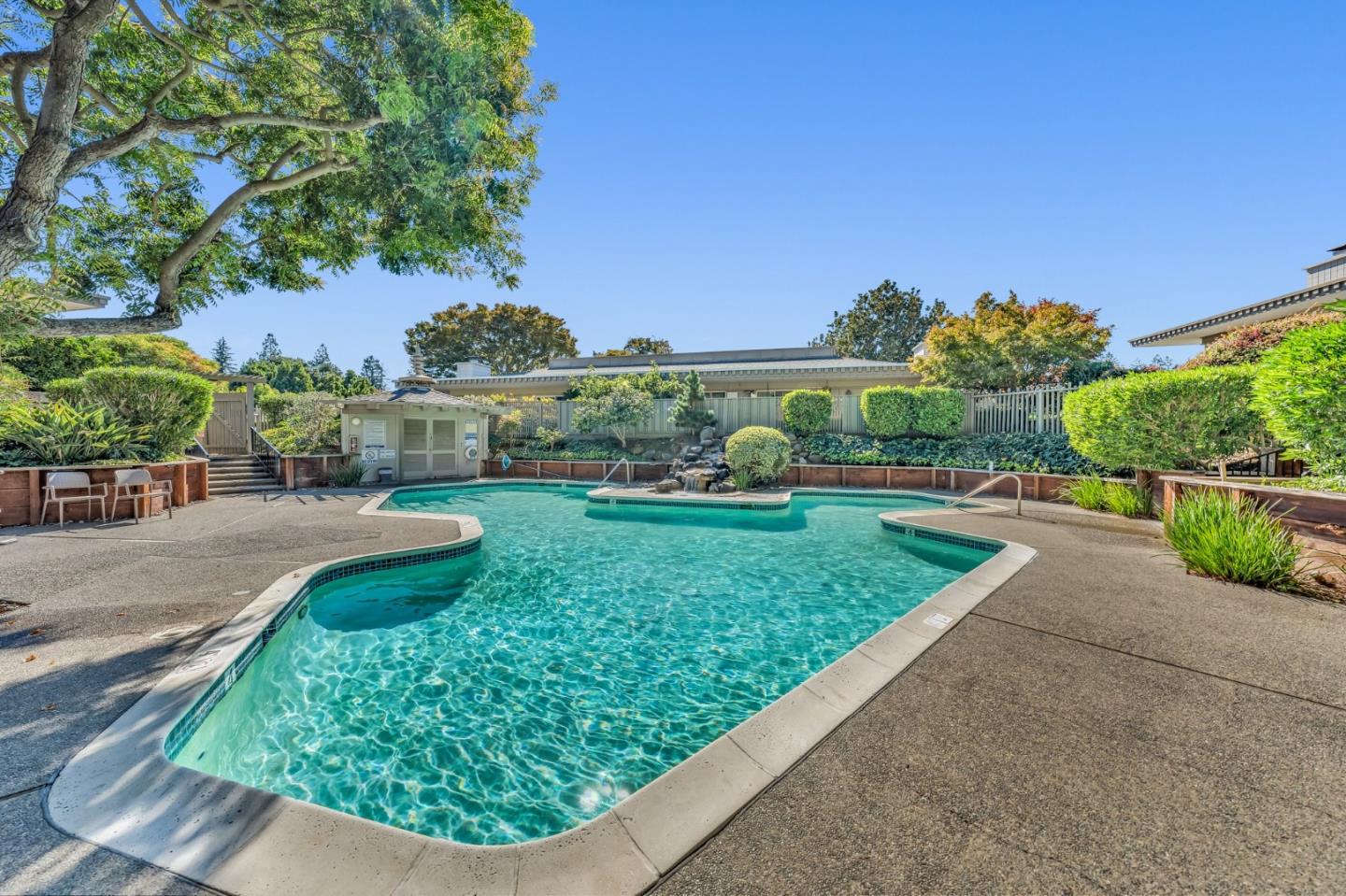 8 Los Altos Square Los Altos, CA 94022 - Photo 47 of 53 a view of a garden with a houses