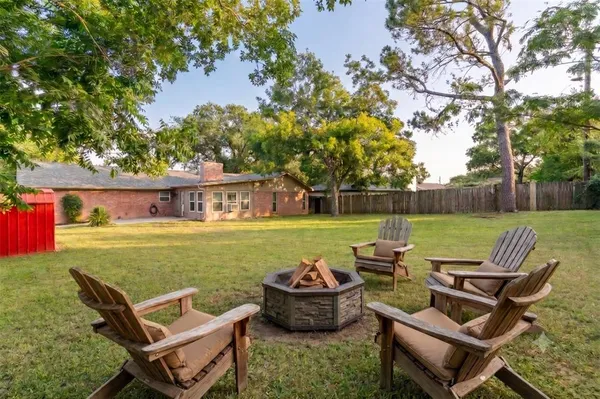 $499,900 | 909 North Dove Road, Grapevine, TX 76051