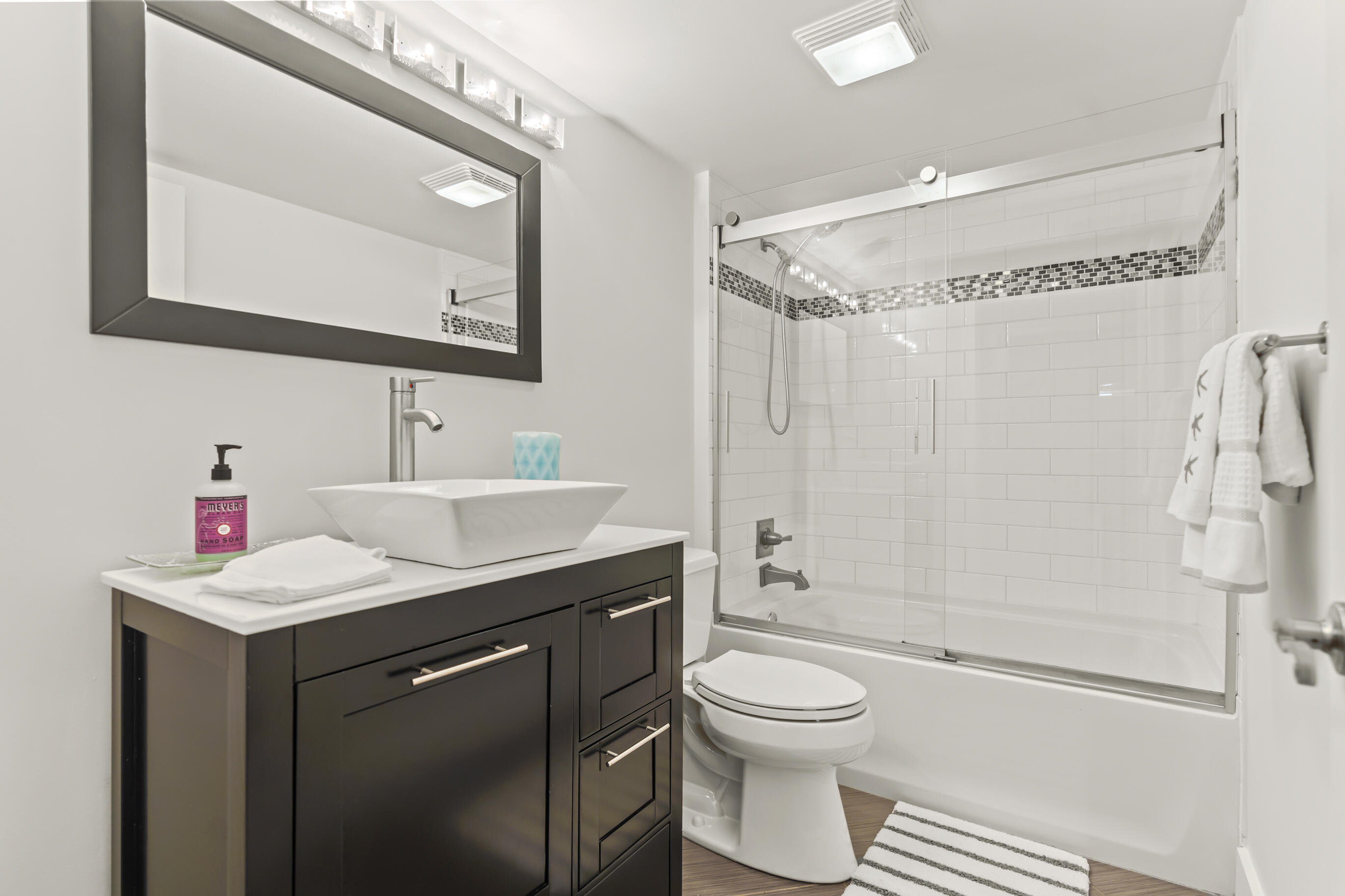 6217 Balboa Circle, Unit 404 Boca Raton, FL 33433 - Photo 29 of 42 Bathroom