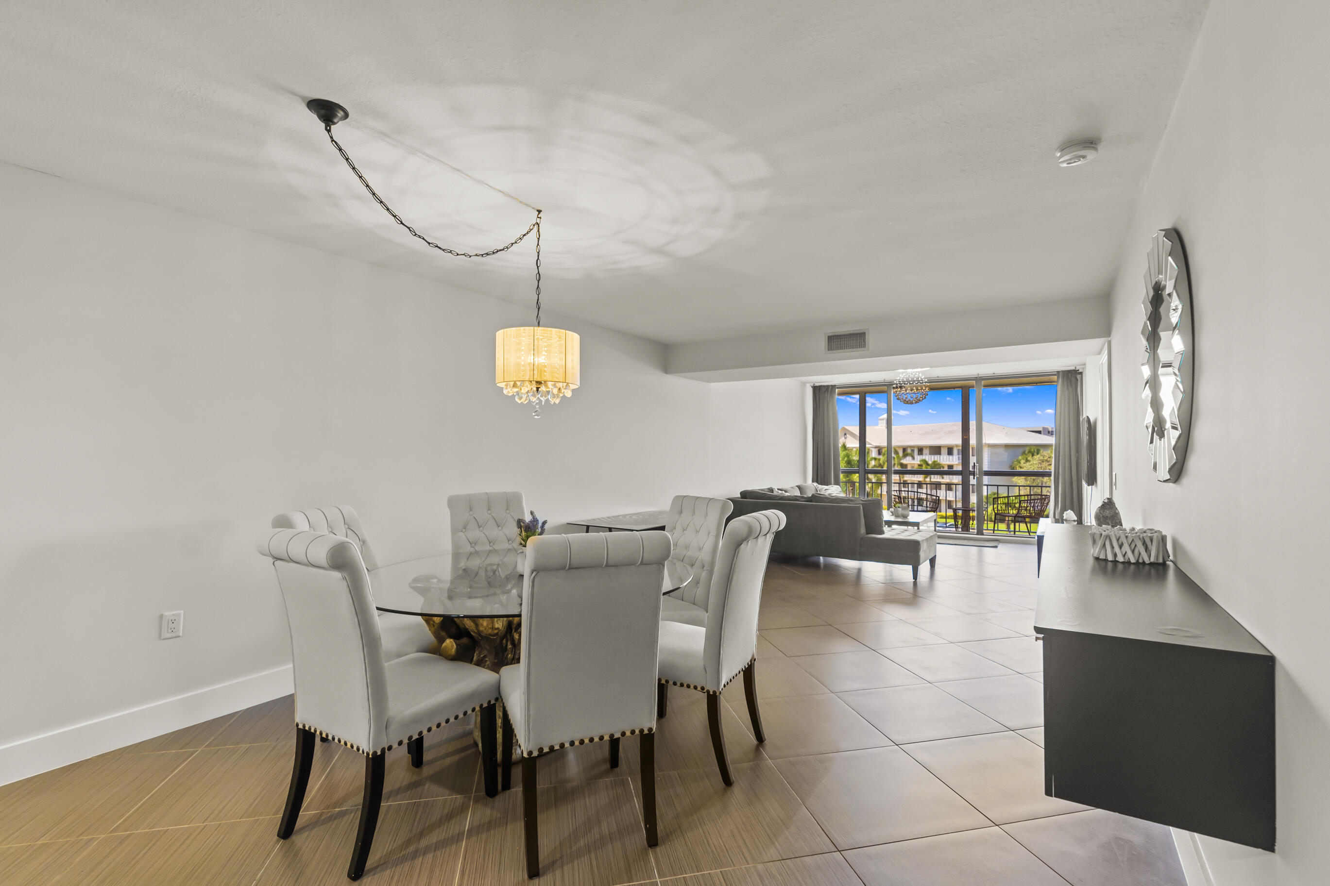 6217 Balboa Circle, Unit 404 Boca Raton, FL 33433 - Photo 31 of 42 Dining/Bar area
