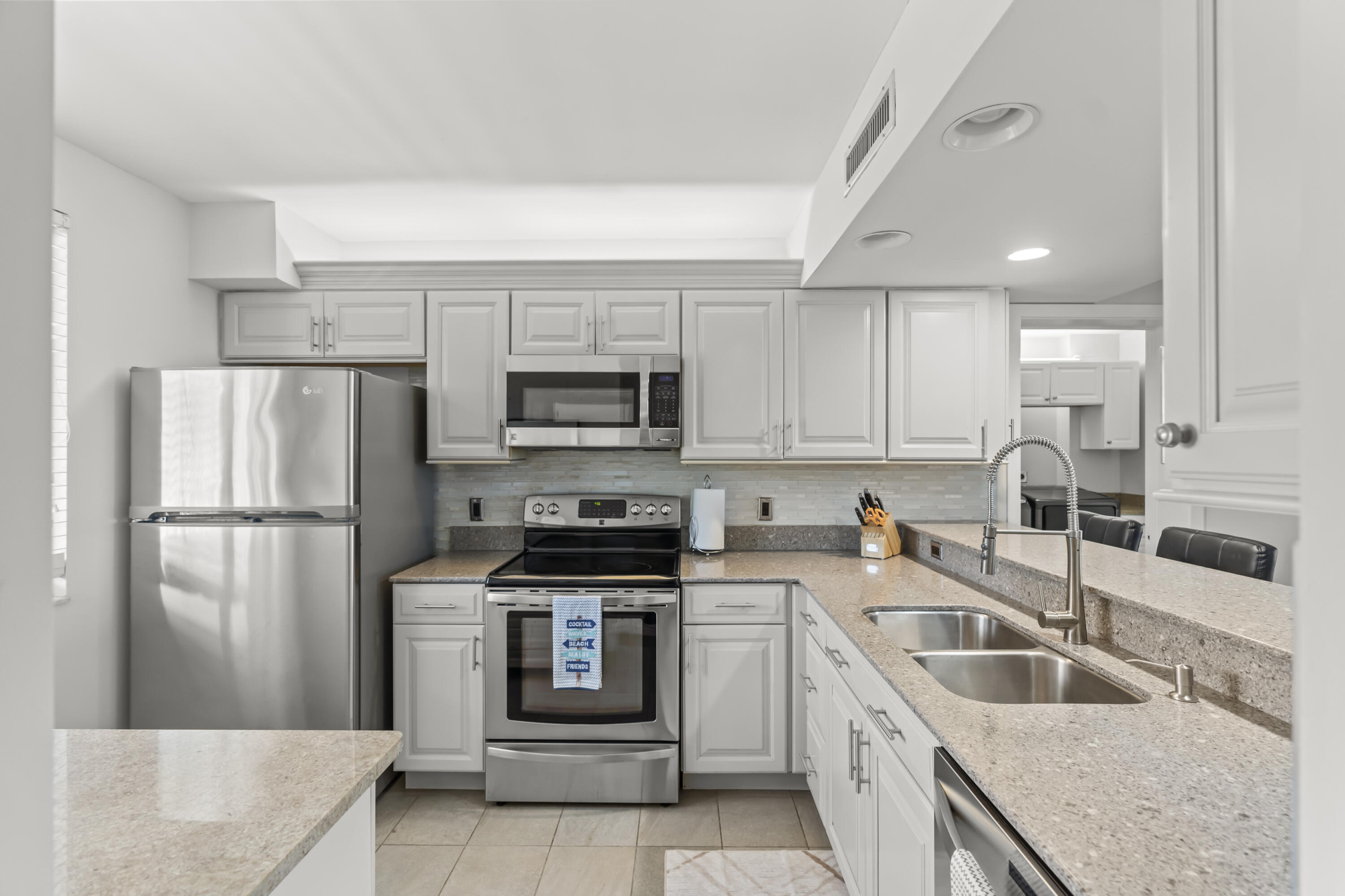 6217 Balboa Circle, Unit 404 Boca Raton, FL 33433 - Photo 9 of 42 Kitchen