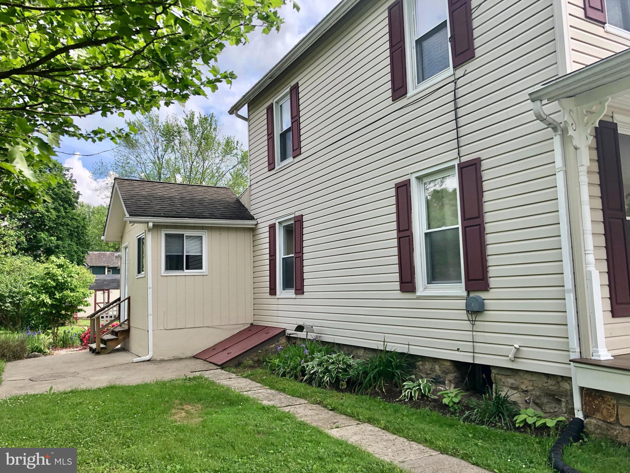 128 Sycamore Road Riegelsville, PA 18077 - Photo 3 of 50