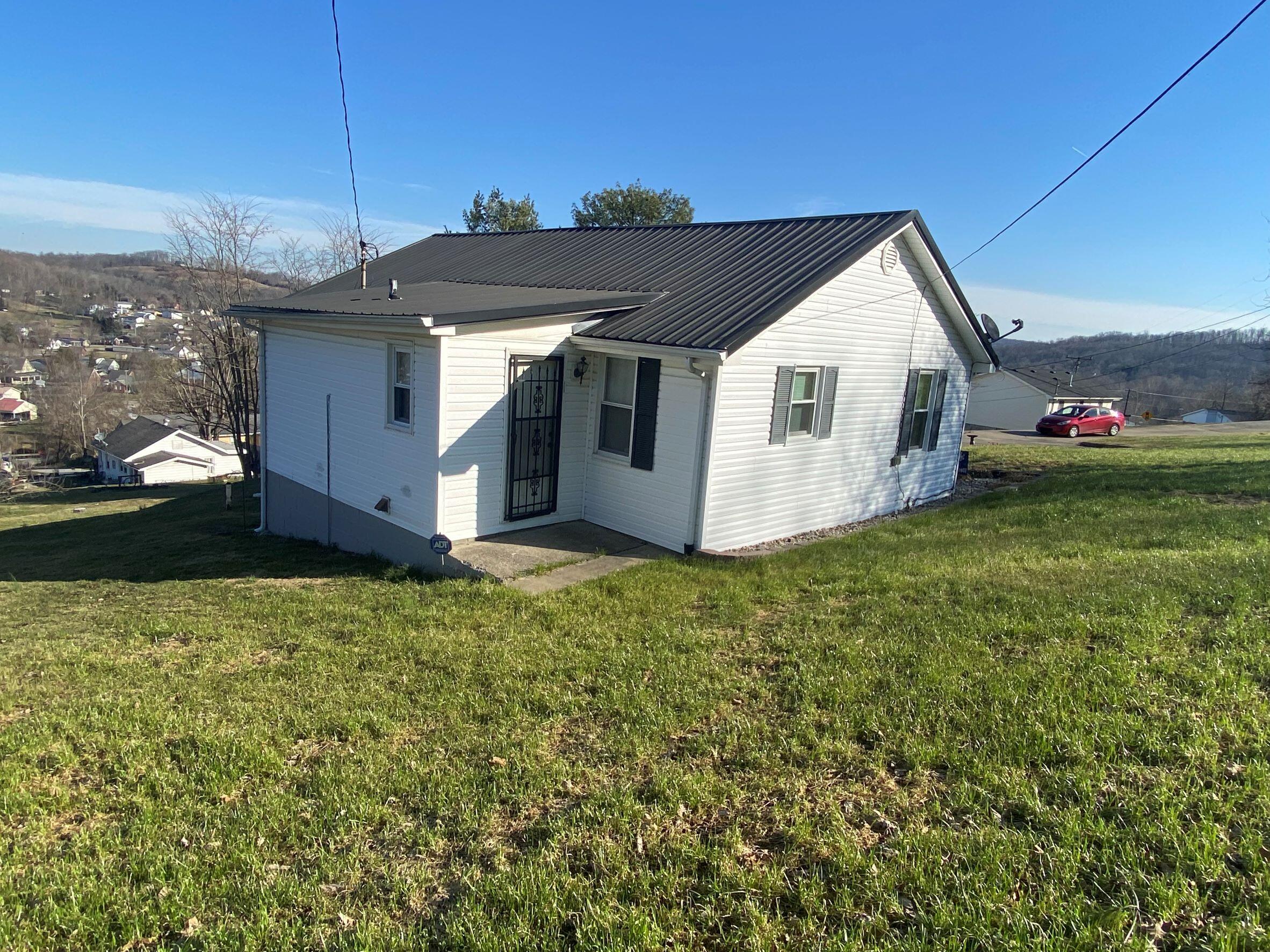 115 Sand Springs Road Mount Vernon, KY 40456 - Photo 3 of 18 IMG-3824