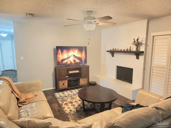 $2,200 | 7895 Bay Meadows Drive, Pensacola, FL 32507