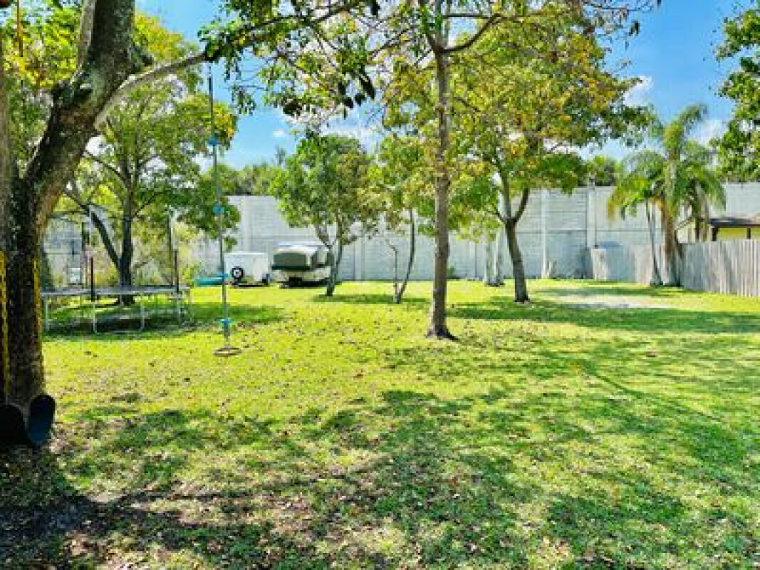 19397 Delaware Circle Boca Raton, FL 33434 - Photo 7 of 25 8