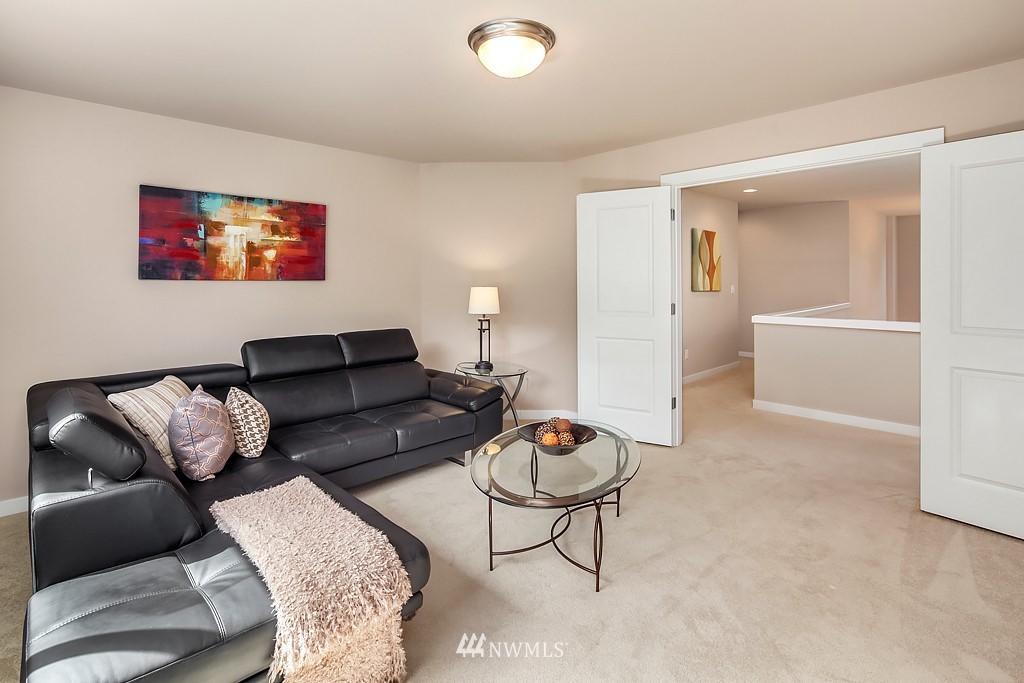 664 Lind Avenue Northwest Renton, WA 98057 - Photo 8 of 11 Gallery Image 8