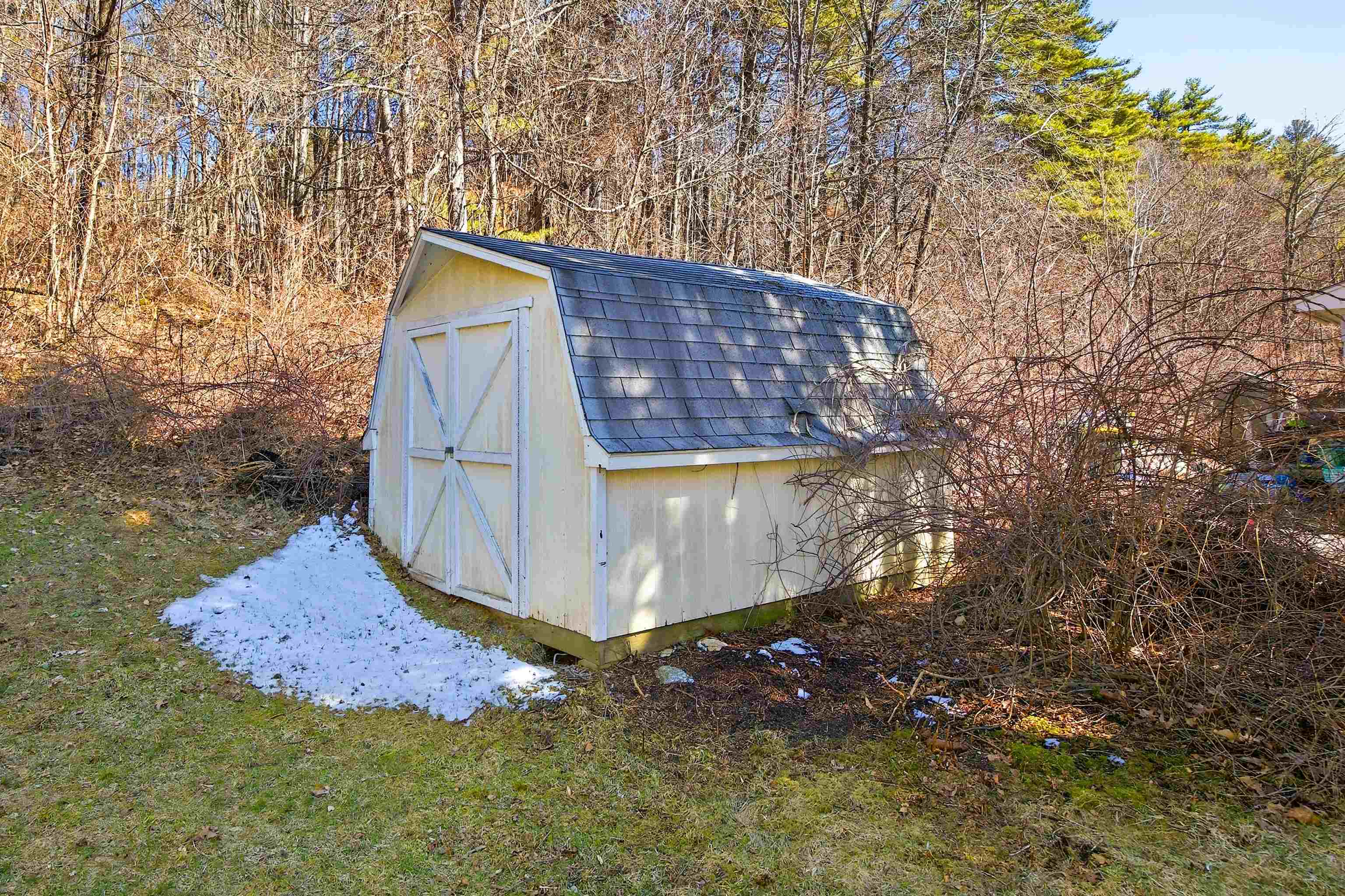 34 Valley Street Laconia, NH 03246 - Photo 11 of 58