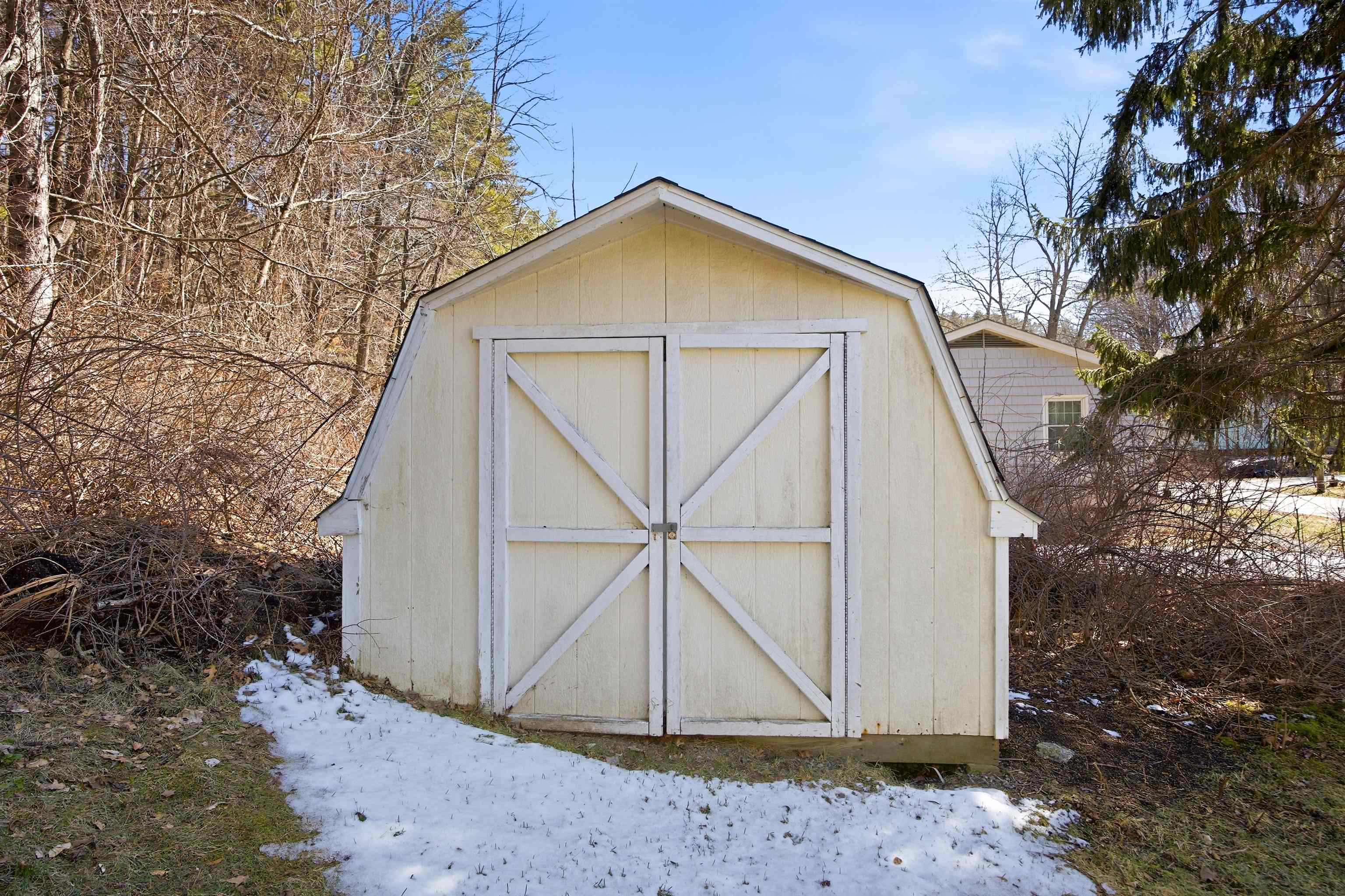 34 Valley Street Laconia, NH 03246 - Photo 12 of 58