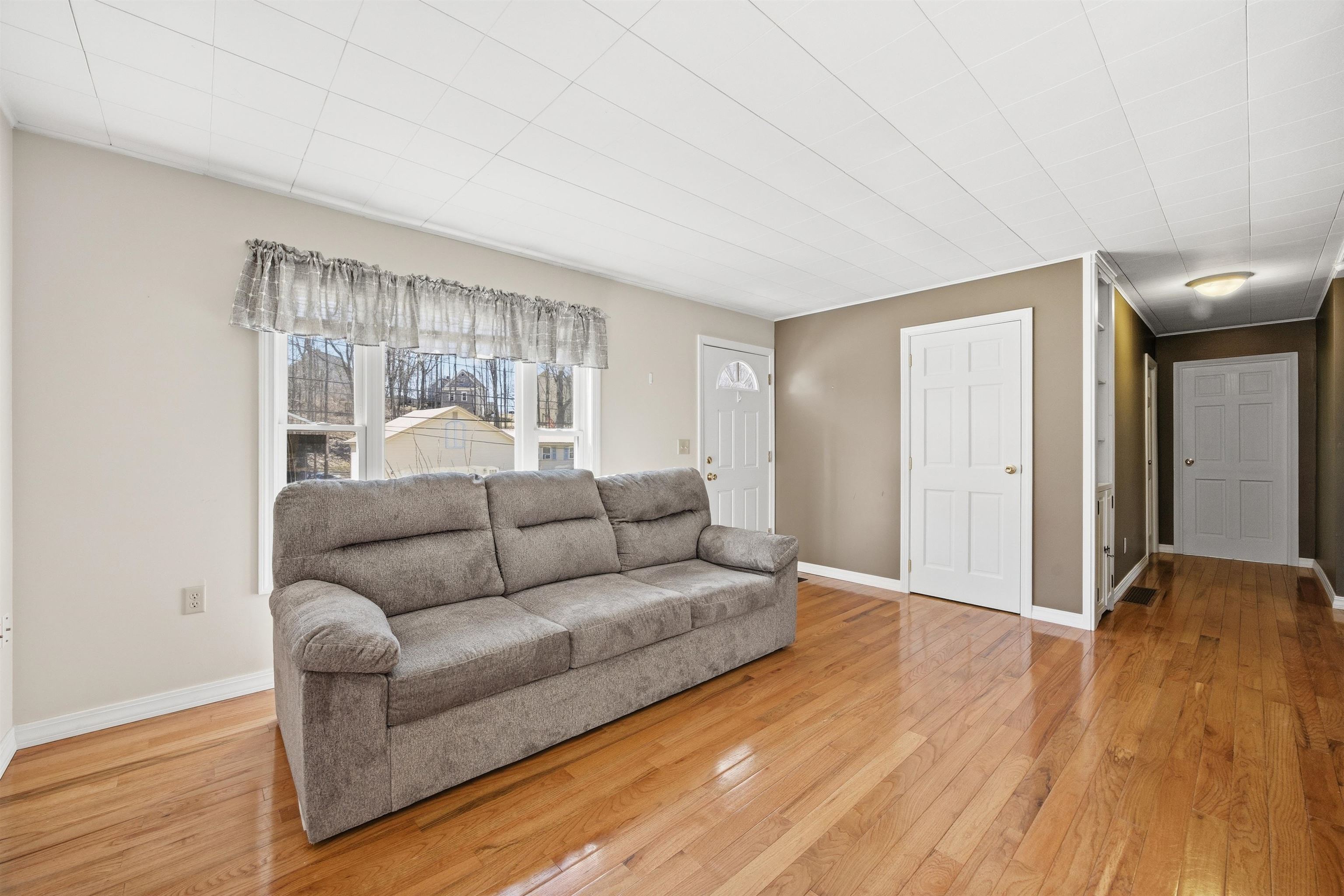 34 Valley Street Laconia, NH 03246 - Photo 14 of 58