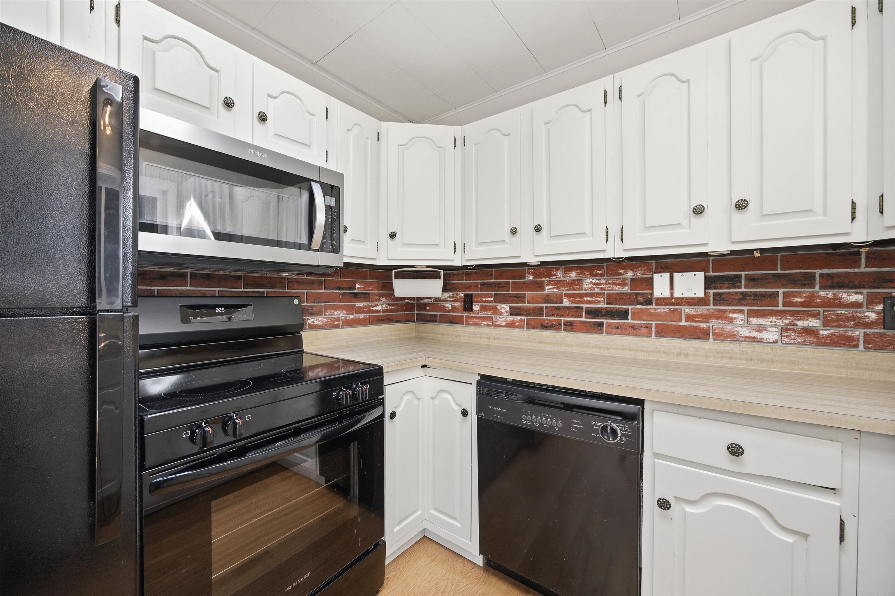 34 Valley Street Laconia, NH 03246 - Photo 20 of 58