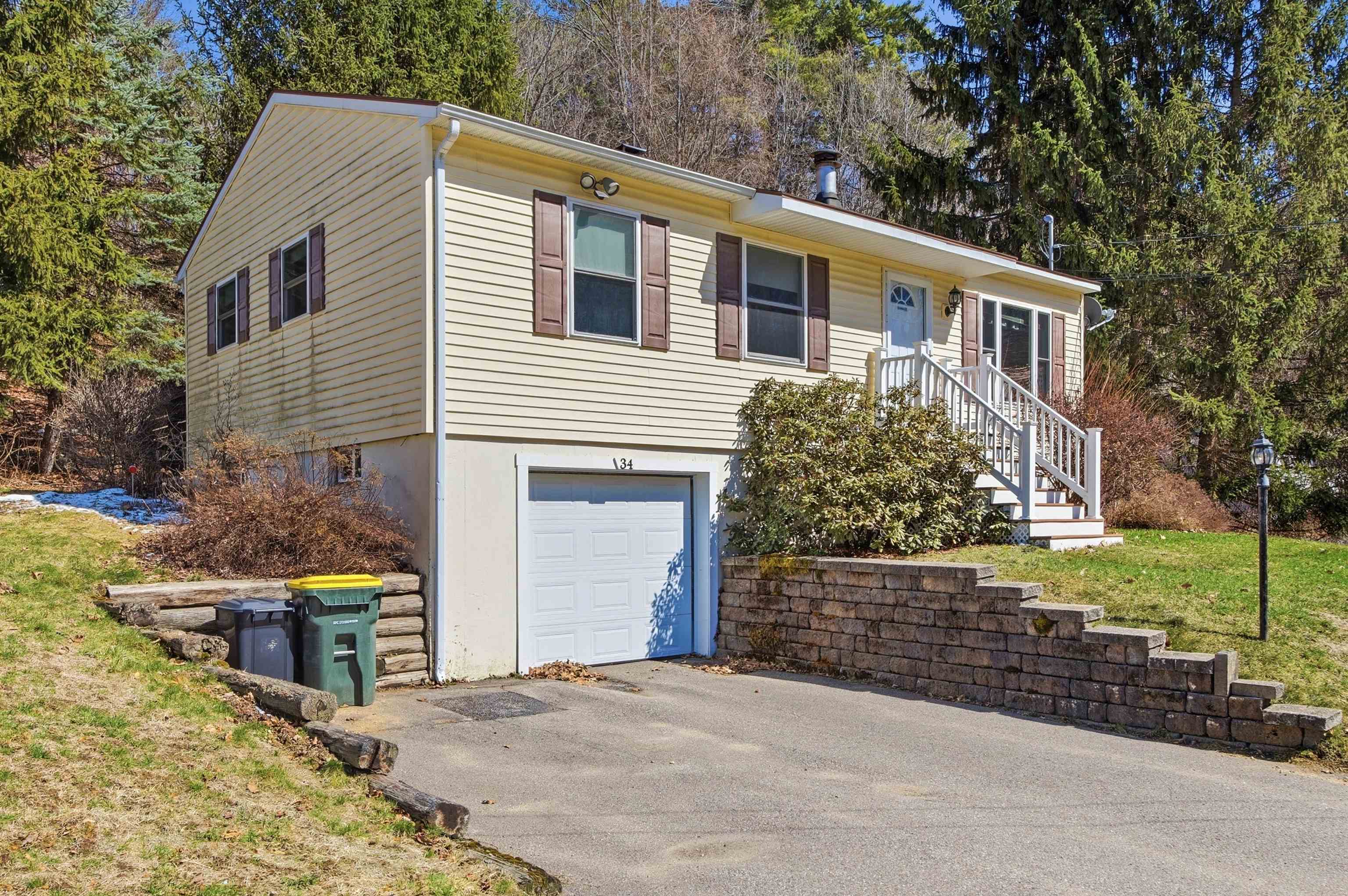 34 Valley Street Laconia, NH 03246 - Photo 2 of 58