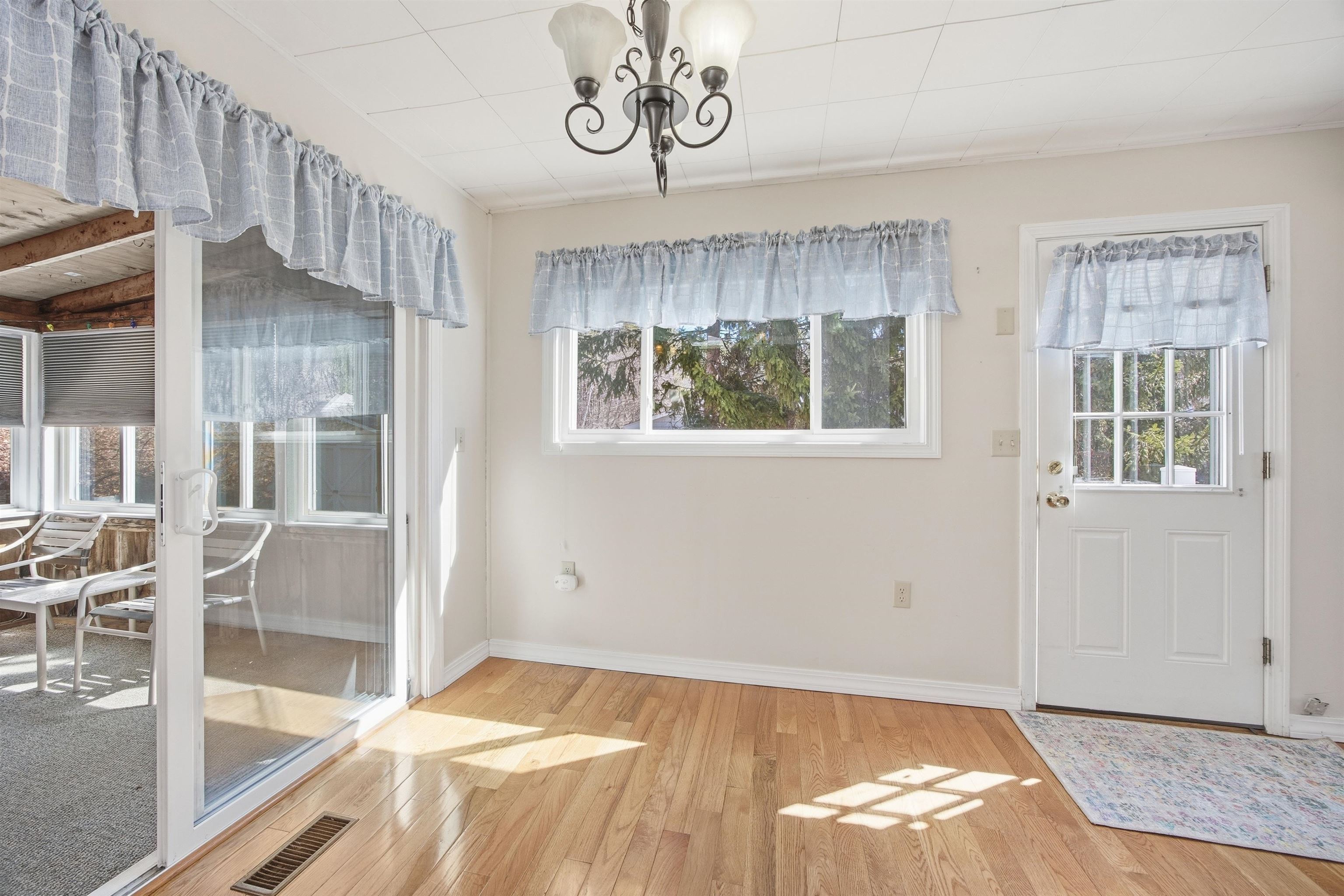 34 Valley Street Laconia, NH 03246 - Photo 24 of 58