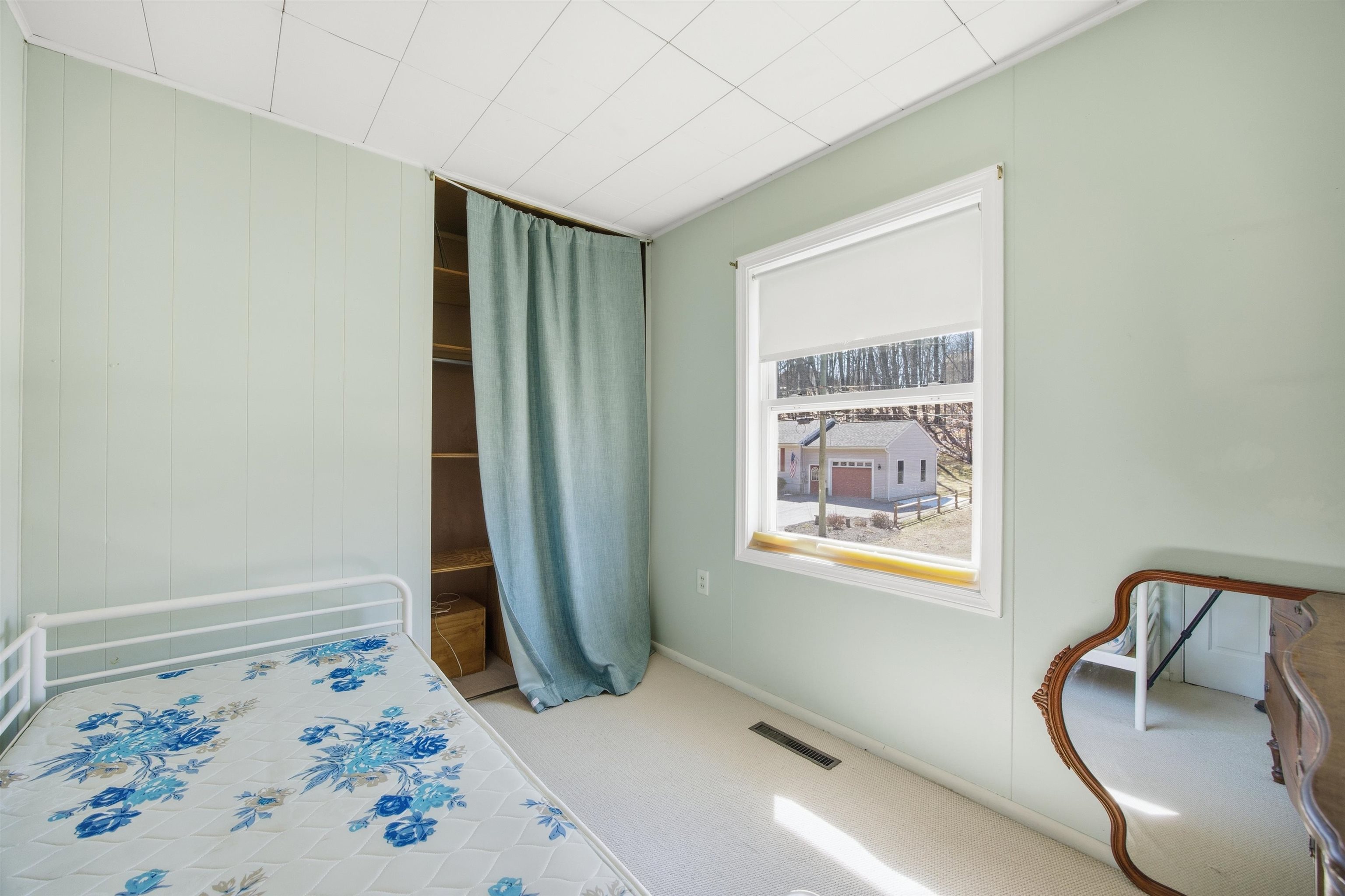 34 Valley Street Laconia, NH 03246 - Photo 33 of 58