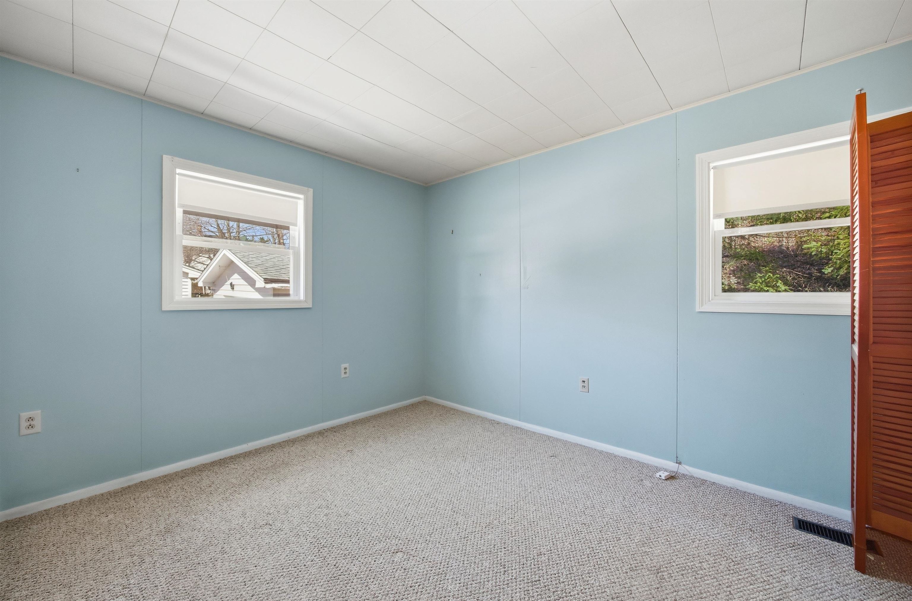 34 Valley Street Laconia, NH 03246 - Photo 37 of 58