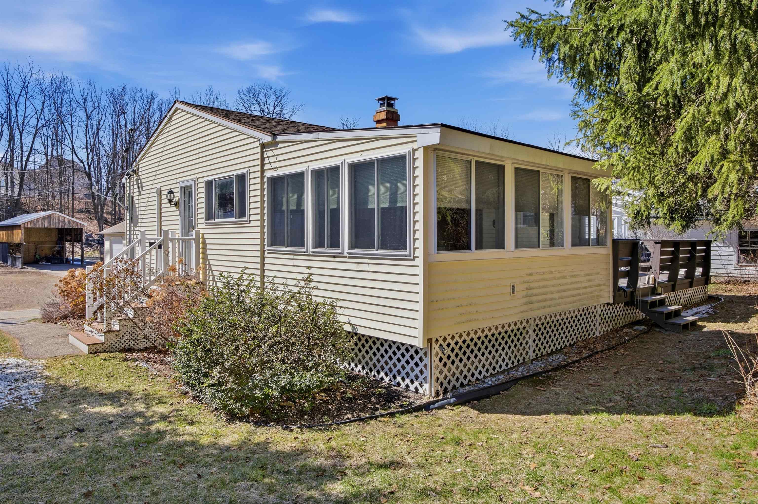 34 Valley Street Laconia, NH 03246 - Photo 4 of 58