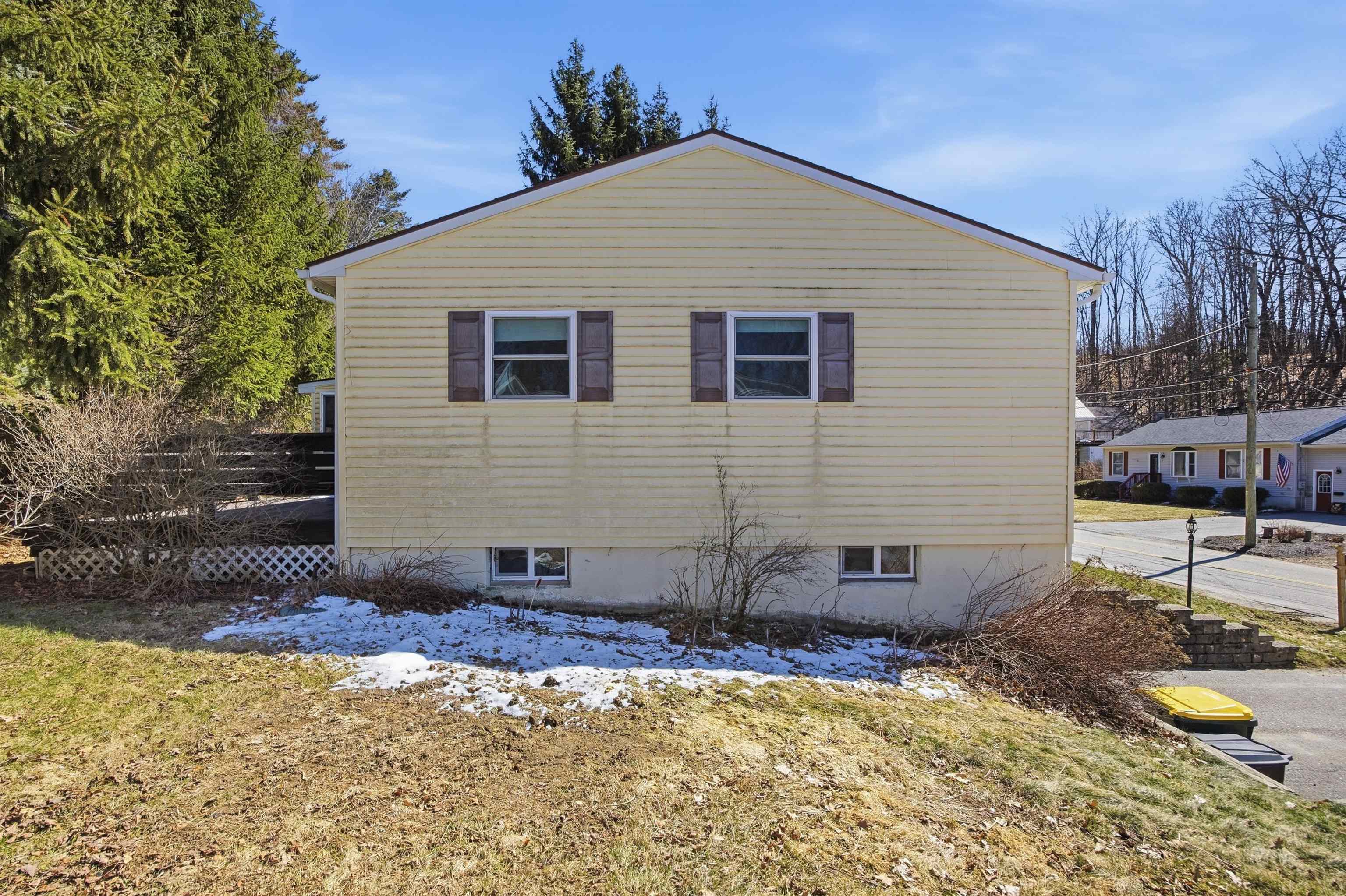 34 Valley Street Laconia, NH 03246 - Photo 7 of 58