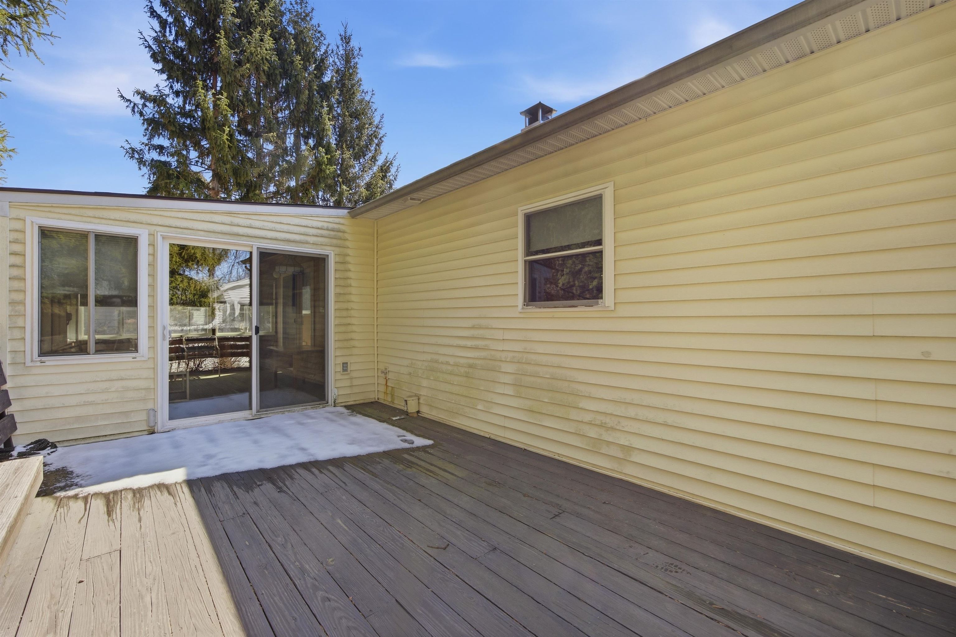 34 Valley Street Laconia, NH 03246 - Photo 9 of 58