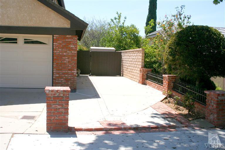 4218 Roxbury Street Simi Valley, CA 93063 - Photo 29 of 30 a view of outdoor space and yard